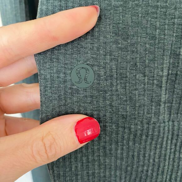 Lululemon Ebb to Street Womens Sz 4 Long Sleeve Cropped Top Smoked Spruce Shirt - Picture 4 of 5